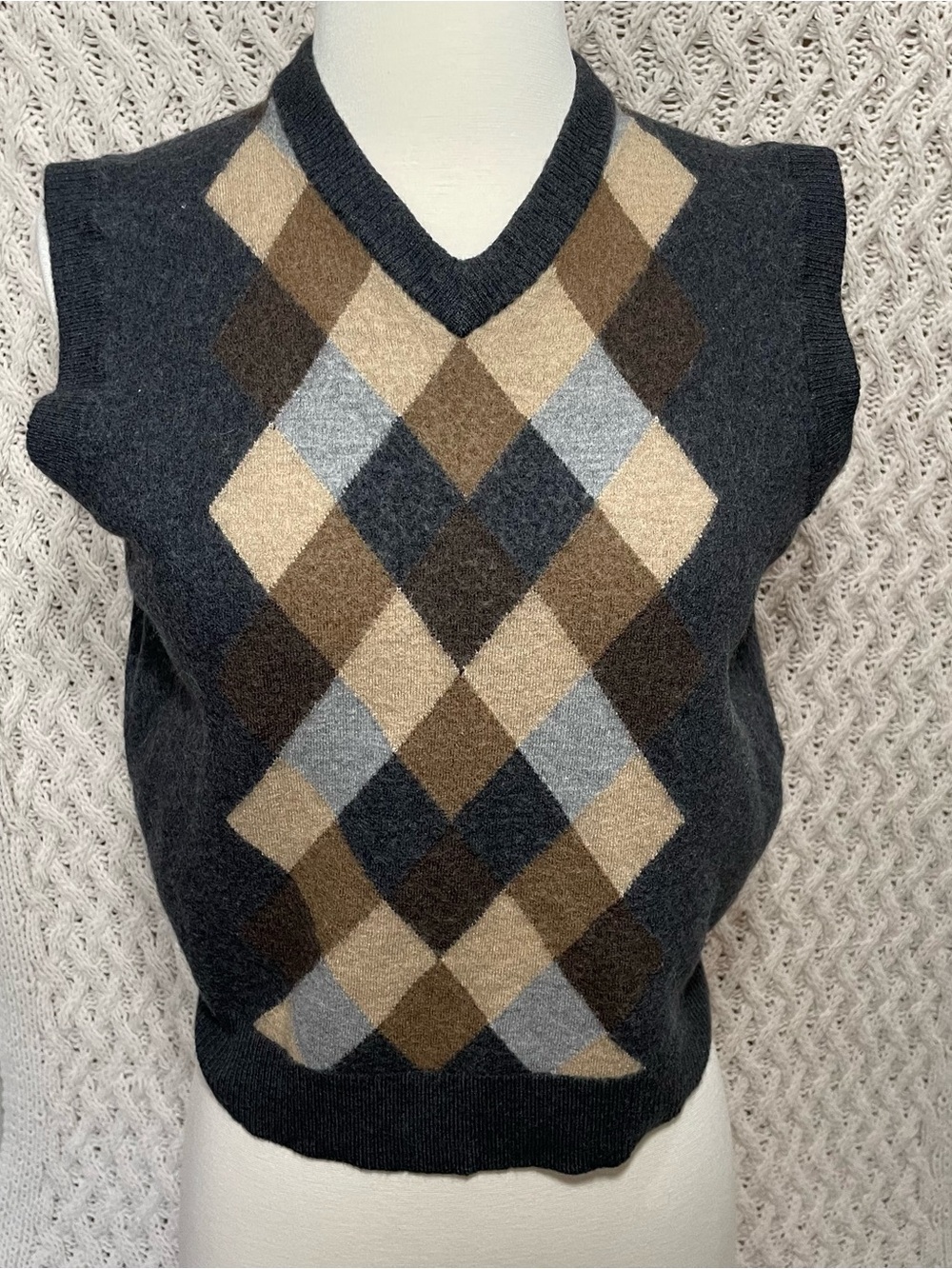 Men's V-Neck vest 100% Austalian Merino wool size L